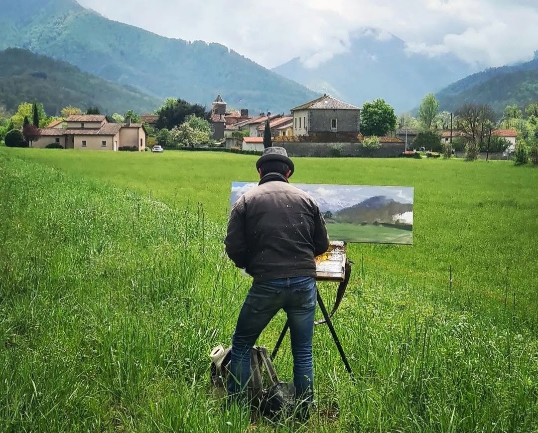 Sur le motif, devant le village.